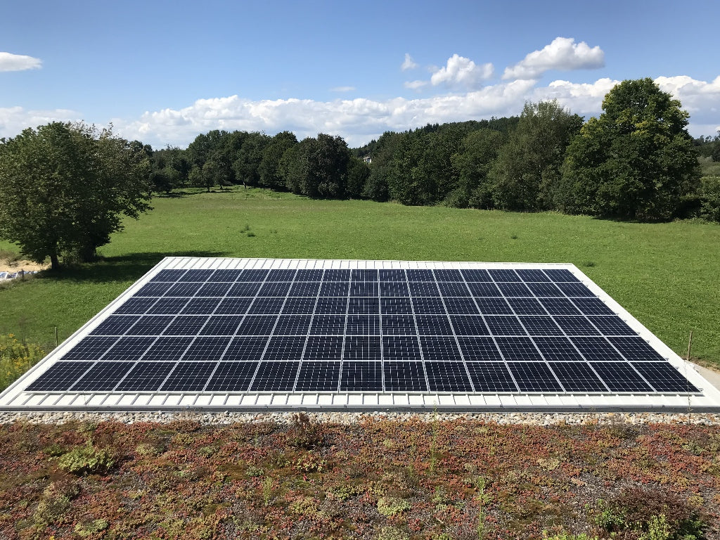 Photovoltaik Gewerbe Halle Trapezdach Installation in Uhldingen am Bodensee